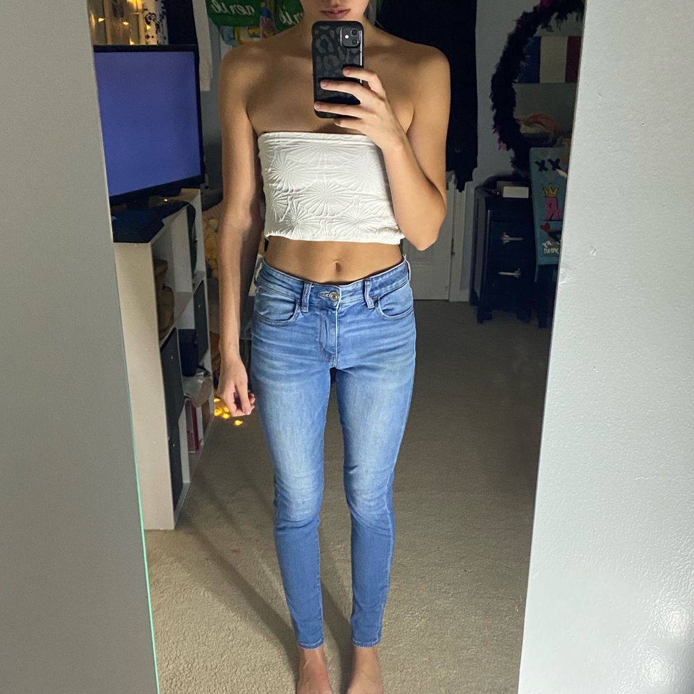 American Eagle Long Light Wash Skinny Jeans
